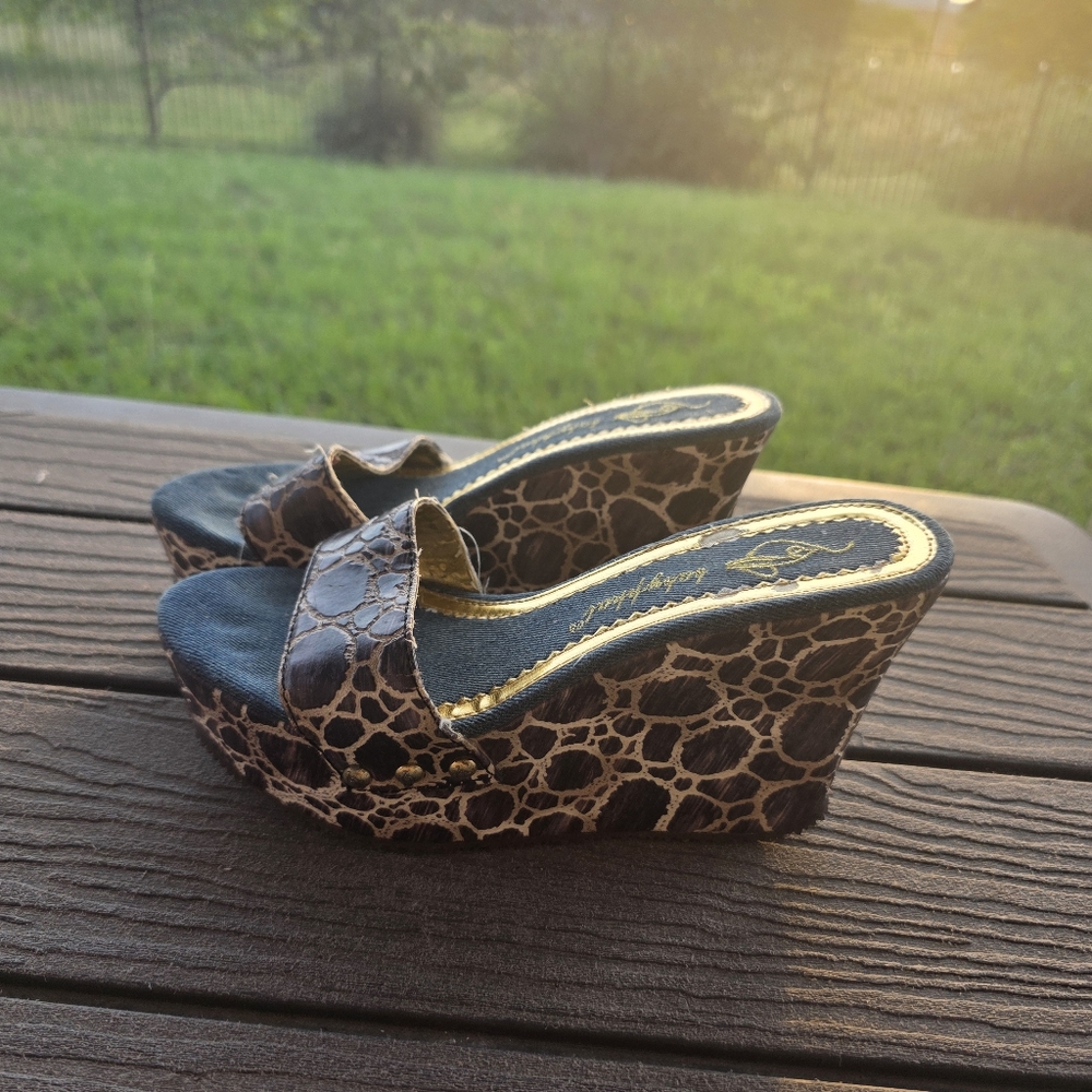 Stylish Brown Wedge Sandals